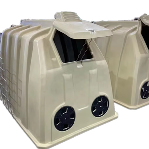 Nouvelle niche portable en HDPE pour veaux nouveau-nés - Cadre galvanisé avec seaux d'alimentation et ventilation réglable, certifiée CE - Product Image 3