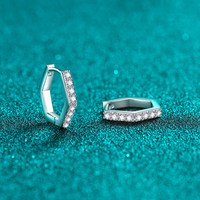 Boucles d'oreilles créoles Huggie en argent sterling 925 avec moissanite, plaqué rhodium, sertissage griffe, bijoux de mode de luxe tendance