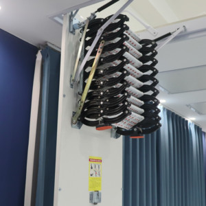 Escalera Telescópica Manual Plegable de Aleación para Ático, Modelo Henzs E-TM-01, Moderna, Portátil, Soporta 300 kg, 10 Peldaños - Product Image 1