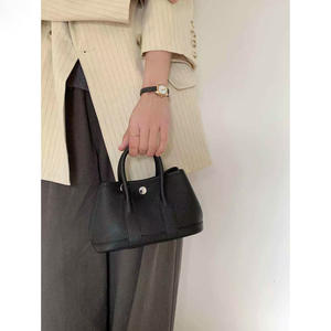 Fashionable Genuine Leather Sports Chest <b>Bag</b> Zipper Closure RFID Protection Durable Design Minimalist Daily Use <b>Travel</b> <b>Bag</b> - Product Image 4