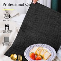 Ensemble de 8 sets de table en vinyle tissé antidérapant durable noir personnalisé, lavable, en PVC, tissé à la paille, pour la cuisine