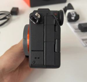 Cámara Sony A7M4 sin Espejo Usada, Cuerpo de Cámara de 33MP, Formato Completo, Estabilización de 5 Ejes, Video 4K a 60p, Buen Estado, Lista para Enviar - Product Image 2
