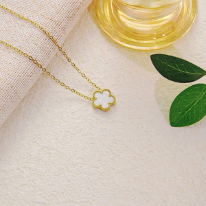 Collier pendentif trèfle à quatre feuilles plaqué or 18 carats avec motif de fleur unique <span class=keywords><strong>pour</strong></span> femme, cadeau de mariage, cadeau <span class=keywords><strong>pour</strong></span> petite amie - Product Image 2