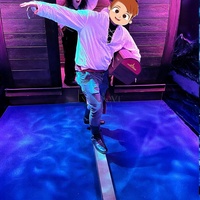Jeu de marche sur un bateau pirate immersif multijoueur, défi d'équilibre interactif en salle avec vibration, pour salle interactive