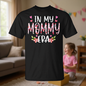 T-shirt pour femme In My Mommy Era Floral pour la fête des mères - Product Image 3