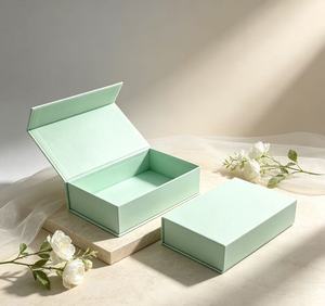 Boîte cadeau en papier rigide vert menthe avec fermeture magnétique, boîte d'emballage en carton pour bijoux, montres, lunettes - Product Image 3