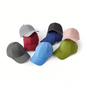 Gorra de béisbol de malla con 6 paneles y orificios cortados a láser, con logotipo bordado personalizado, de nailon, con cierre snapback para hombres y mujeres, para deportes al aire libre. - Product Image 1