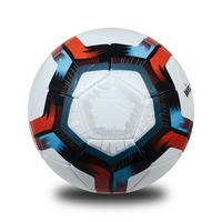 Ballon de Foot PVC Coloré Design Populaire 2026, Logo Personnalisé pour Entraînement et Matchs, Taille Officielle 5