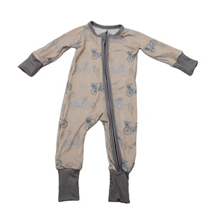 Qingli OEM tarif gratuit Valentine bébé <span class=keywords><strong>hiver</strong></span> barboteuse enfants combinaison de nuit Zippy bambou barboteuse nouveau-né combinaison de nuit avec couvre-<span class=keywords><strong>pied</strong></span> - Product Image 2
