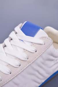 Chaussures de marche décontractées de luxe 2026 pour hommes et femmes, en cuir véritable, blanches, sportives, pour l'extérieur et l'entraînement, très tendance - Product Image 4