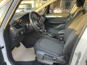 Venta al por Mayor de <span class=keywords><strong>BMW</strong></span> <span class=keywords><strong>Serie</strong></span> <span class=keywords><strong>2</strong></span> Gran <span class=keywords><strong>Tourer</strong></span> 2015 218i Usados, Paquete de Diseño Deportivo, Inventario de Concesionario, Monovolumen para Exportación, Autos de Segunda Mano - Product Image 3