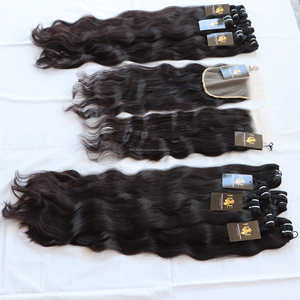 Tissage en lot naturel indien vierge bouclé ondulé avec fermeture en dentelle, cuticules péruviennes 100% vierges alignées - Product Image 1