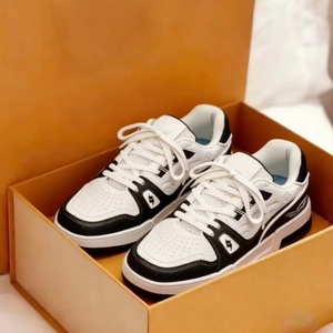 Дизайнерские ретро-кроссовки: легкие, амортизирующие, гибкие, прочные, дышащие, влагоотводящие — для утренних и вечерних пробежек и фитнеса - Product Image 1