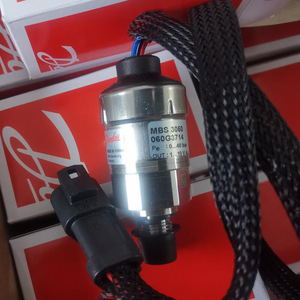 เครื่องส่งสัญญาณความดัน DANFOSS รุ่น 060G3714 0...40 บาร์ 1...10 โวลต์ดีซี สำหรับควบคุมอุตสาหกรรม - Product Image 1