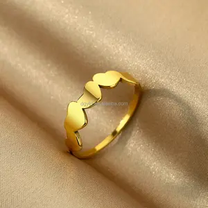 Anillo de banda grabado con iniciales familiares, anillos de corazón de acero inoxidable 316L PVD de oro de 18 quilates personalizados para joyería, grabado láser