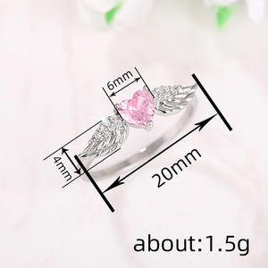 Anillo de compromiso para mujer con circonita cúbica en forma de corazón y engaste de púas T0253 - Product Image 4