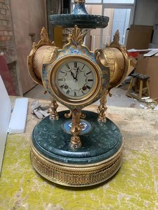 Reloj de Mesa Mecánico de Latón Estilo Vintage Francés del Siglo XX, Imitación Antigua (24K Dorado), con 3 Esferas, Termómetro y Barómetro - Product Image 3