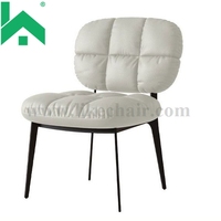 Chaise de salle à manger en cuir moderne de luxe italienne avec pieds en métal - Écologique et durable pour la maison, l'hôtel, la restauration