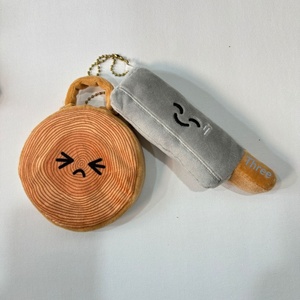 Peluche Creativo a Forma di Ascia Morbida, Simpatico Peluche a Forma di Martello con Artigli, Regalo Originale da 13 cm per Uomini e Amici, Pronto per la Spedizione, Disponibile in Magazzino - Product Image 4