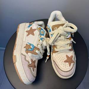 2025 nouveau produit "Qingming Shanghe Tu" chaussures à plateforme polyvalentes de broderie de Style étoile pour hommes et femmes (chaussures de couple) - Product Image 2