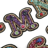 Rétro Broderie Patch Iron-On Alphabet Applique Lettre Patches Hauteur 6cm Écologique Tissu Feutre Perle Décoration pour Chapeau