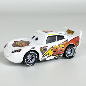 Coche de juguete de aleación fundida a presión a escala 1:64, modelo de metal coleccionable para niños de 8 a 13 años, unisex, con fricción, modelo de coche de juguete de colección. - Product Image 1