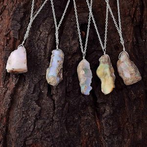 จี้โอปอลเอธิโอเปีย สร้อยคอพลอยดิบธรรมชาติ ตัวเรือนเงิน ประดับเพชรพลอยหลากสี เครื่องประดับผู้หญิง สวมใส่ได้ทุกวัน - Product Image 3