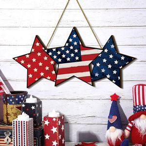 Décoration murale patriotique en bois avec drapeau américain Triple Étoile, idéale pour le 4 juillet, les fêtes de l'Indépendance et la porte d'entrée - Product Image 1