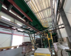 เครื่องขึ้นรูปแผ่นอัตโนมัติแบบกะทัดรัดและเครื่องผลิตกระเบื้องยางมะตอยจากเกาหลี - Product Image 2