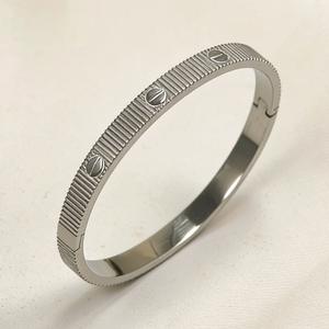 Nueva Pulsera Kaga de Acero Inoxidable Electrochapado a Rayas, Impermeable, Sin Color, Simple, para Hombre y Mujer - Product Image 6