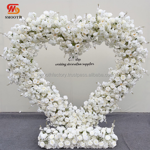 Arco Floral de Rosas Blancas Hecho a Mano para Decoración de San Valentín al Aire Libre, Fondo de Flores en Forma de Corazón para Bodas - Product Image 3