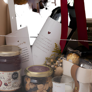 Aanpasbare houten cadeaukist van dennenhout, handgepolijst houten cadeaumand met acrylpaneel voor bruiloft, verjaardag, feestdagen cadeauverpakking - Product Image 4