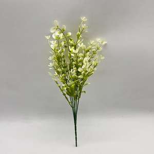 Intérieur/extérieur Branches d'eucalyptus artificielles en PE résistant aux UV Arbustes en plastique verts de lierre/Ramats pour mariages/anniversaires Halloween - Product Image 3