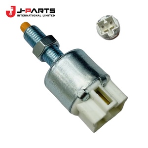 สวิตช์ไฟเบรกสำหรับรถยนต์โตโยต้าไฮเอซ LH103 ปี 1993-1998 รุ่น 84340-32090 84340-42010 - Product Image 3