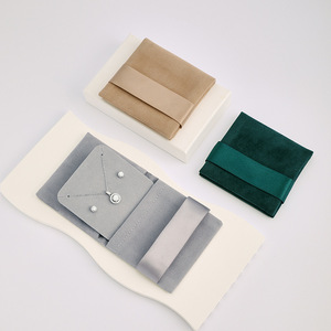 Sac de rangement pour bijoux en peluche double face QIAN LI 9x8,5 cm gris vert foncé café portable résistant aux rayures - Product Image 3