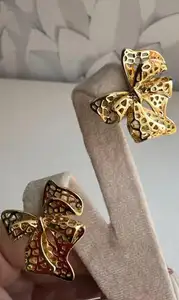 Orecchini con fiocco di nuovo arrivo classico placcato in oro 18k Vintage con fiocco orecchini di moda gioielli per ragazze