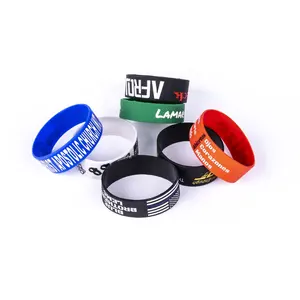 Pulsera de goma inyectada con logo personalizado, brazalete de silicona con rastreador de fitness, 2021