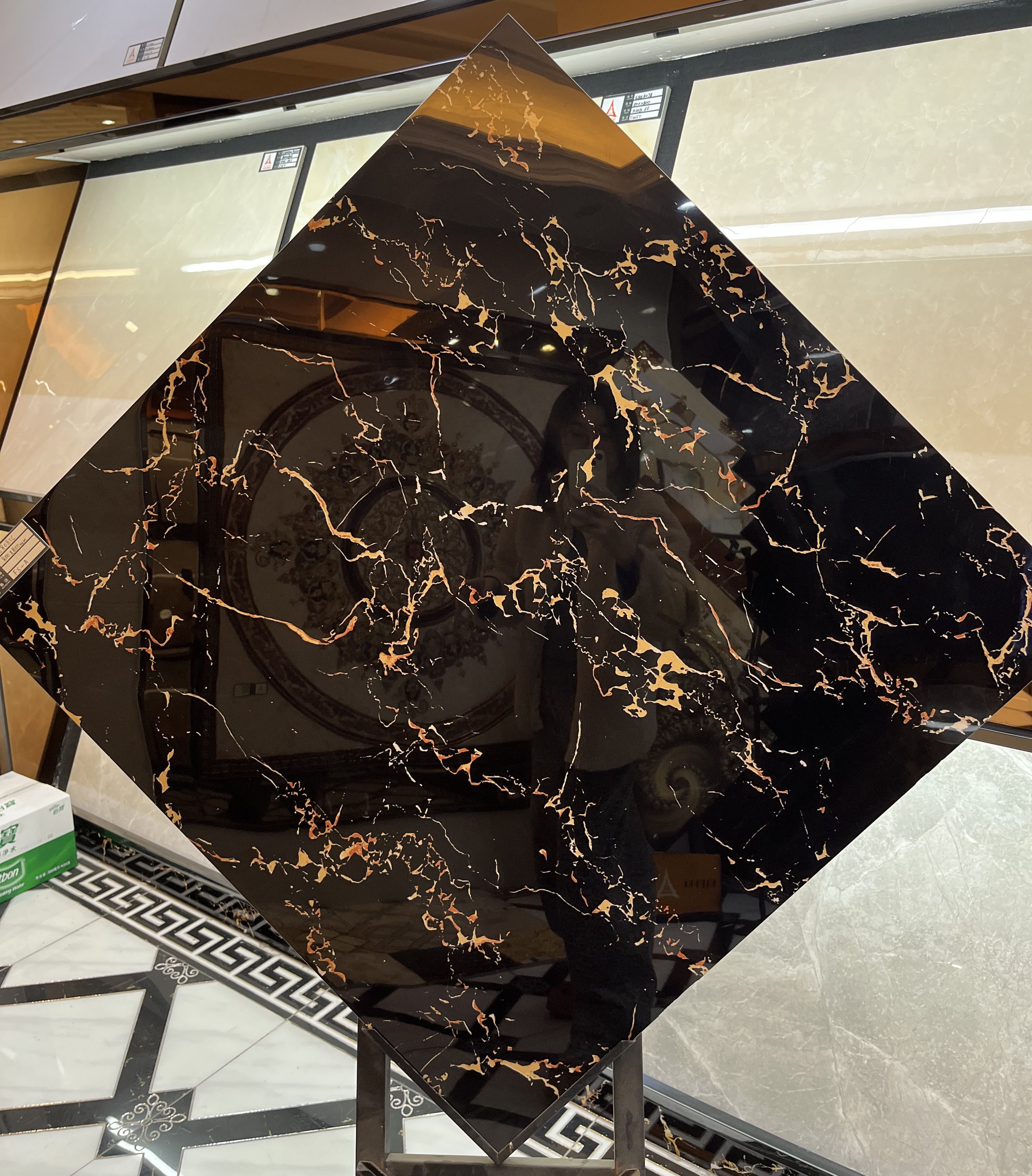 佛山800x800mm黒と金の大理石タイル| Alibaba.com