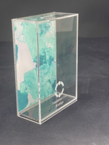 กล่องการกุศล Tzedakah ที่ทันสมัยนี้ทําจากแผงอะคริลิกใสและมีน้ําค้างแข็ง และมีลายพระเยรูซาเล็มแบบคลาสสิก - Product Image 5