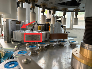 Machine d'étiquetage automatique à colle thermofusible SKILT à 9 têtes rotatives pour bouteilles de bière, de <span class=keywords><strong>jus</strong></span> et d'eau minérale - Product Image 4