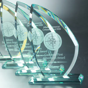 Trofeo in Vetro di Giada a Forma di Barca a Vela con Logo Inciso, Regalo di Benvenuto per Trofei, Medaglie e Targhe - Product Image 6