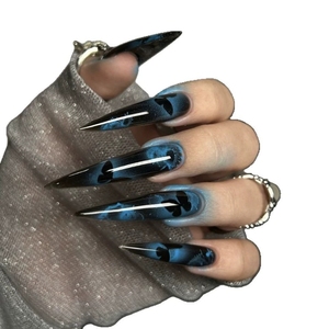 <span class=keywords><strong>Uñas</strong></span> Postizas Hechas a Mano Alies, Venta al por Mayor, 24 Piezas, Estilo Stiletto Largo, Mariposa Negra sobre Azul Oscuro, Suministros para <span class=keywords><strong>Uñas</strong></span>, <span class=keywords><strong>Uñas</strong></span> Acrílicas, Arte de <span class=keywords><strong>Uñas</strong></span> - Product Image 5