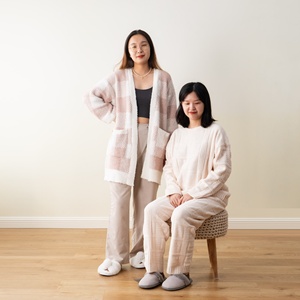 Ensemble de pyjamas doux, moelleux, chauds et confortables en polaire pour femmes, tenues de détente, pull en tricot à manches longues pour la maison - Product Image 1
