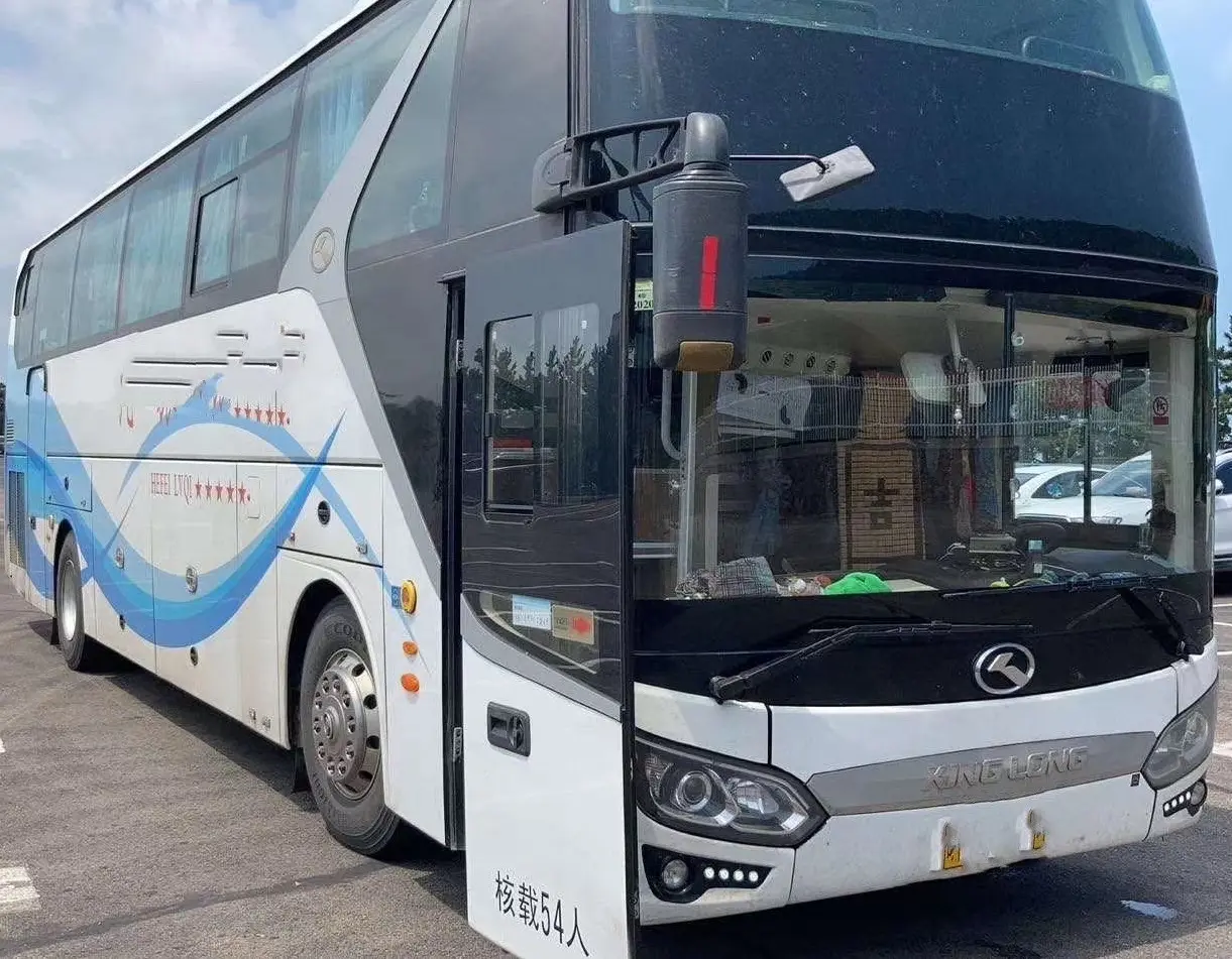 Gebruikt Yutong 6122 6126 6128 54 Zetels Touringcar Tweedehands Yutong 6122 54 Zetels Coach Bus Yutong Bus Voor koop Gemaakt In 2017 Jaar
