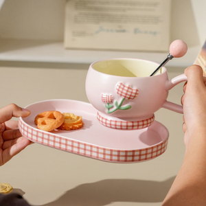 Juego de <span class=keywords><strong>Taza</strong></span> y Platillo con Relieve de Tulipán Minimalista de Alta Gama, con Tapa y Cuchara, para Oficina y Hogar, Regalo de Cumpleaños, Recuerdo - Product Image 4