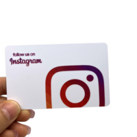 Code QR personnalisé Appuyez sur Business Ins Facebook TIKTOK Médias sociaux PVC NFC NTAG213 google Review Card