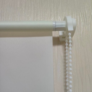 Persianas <span class=keywords><strong>enrollables</strong></span> económicas al por mayor con cadena, tubo de hierro de 18 mm, cortina de ventana semioscura total para proyectos comerciales - Product Image 4