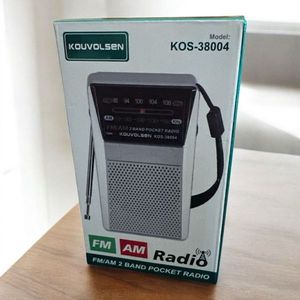 Radio AM/FM portable en plastique en gros avec écran LCD, alimentation par piles et haut-parleur intégré KOS38001 - Product Image 1
