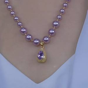 Nouveau collier chaîne délicat inspiré du luxe avec imitation perle et pendentif carré en cristal pour les occasions de fête - Product Image 2