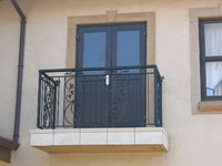 Le gril de balcon en fer conçoit des balustrades de balcon en fer forgé simples à vendre